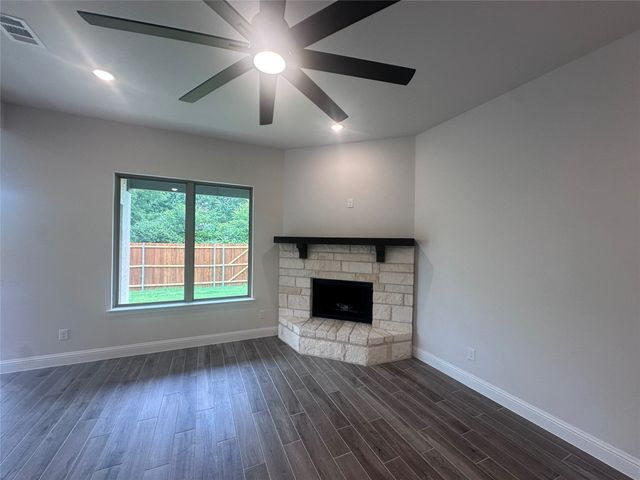 610 Kyle Drive, Tioga, TX 76271