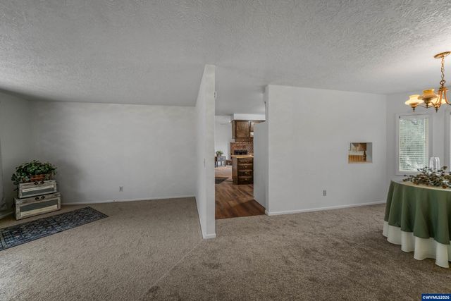 854 George St NW, Salem, OR 97304