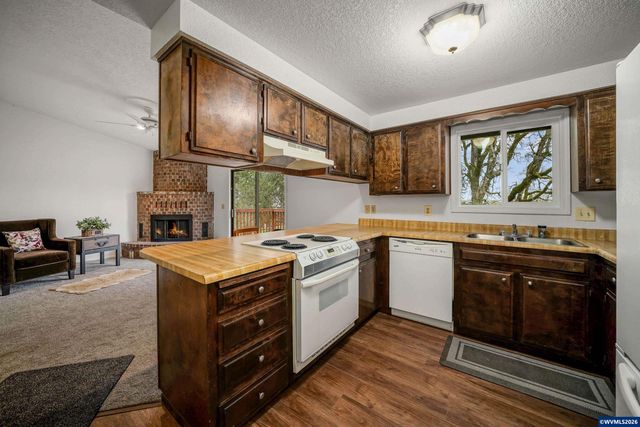 854 George St NW, Salem, OR 97304