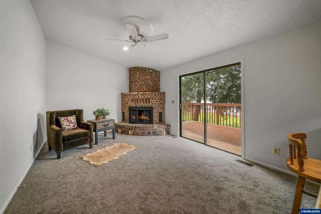 854 George St NW, Salem, OR 97304