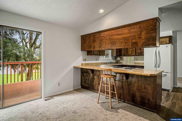 854 George St NW, Salem, OR 97304