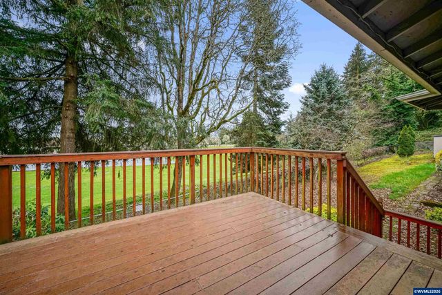 854 George St NW, Salem, OR 97304