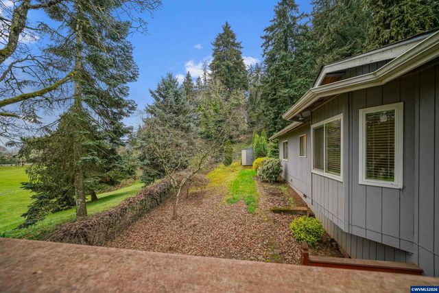 854 George St NW, Salem, OR 97304