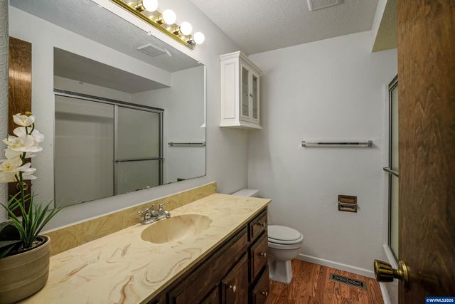 854 George St NW, Salem, OR 97304