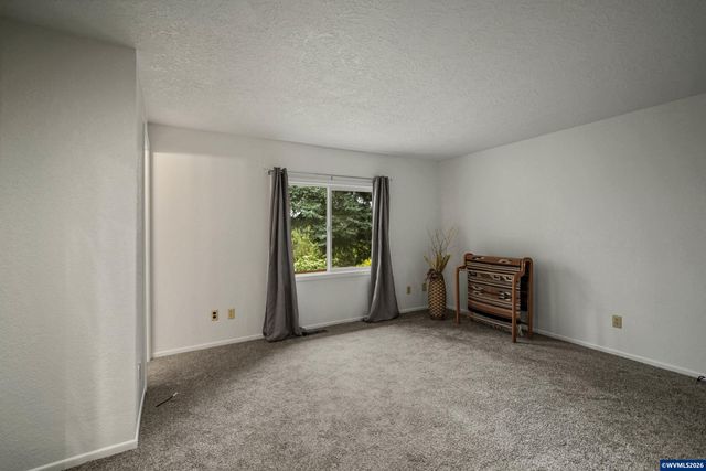 854 George St NW, Salem, OR 97304