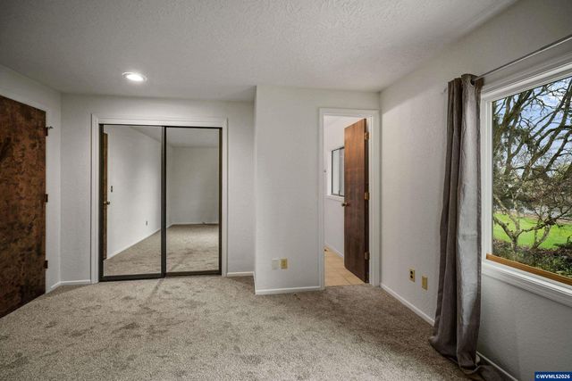 854 George St NW, Salem, OR 97304