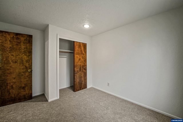 854 George St NW, Salem, OR 97304