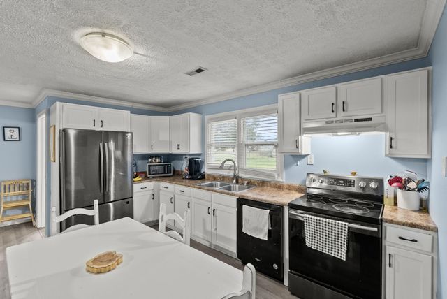 97 Cedar Cliff Road, Waco, KY 40385