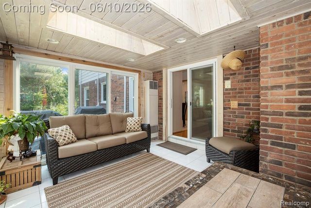 1720 Cedar Shake Drive, Bloomfield Hills, MI 48302