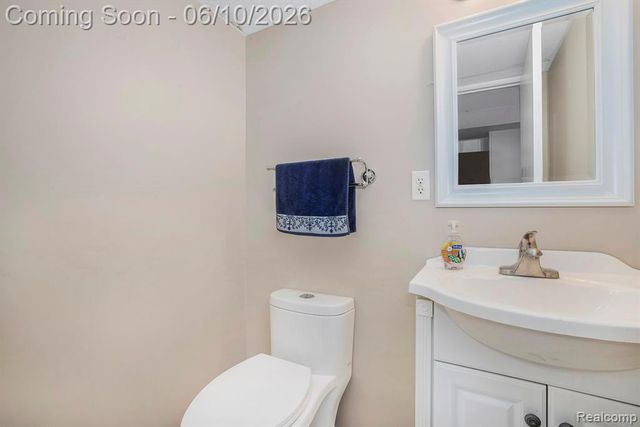 1720 Cedar Shake Drive, Bloomfield Hills, MI 48302