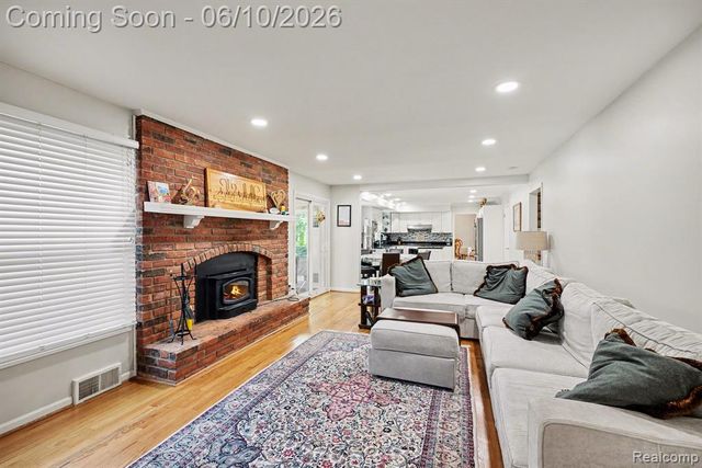 1720 Cedar Shake Drive, Bloomfield Hills, MI 48302