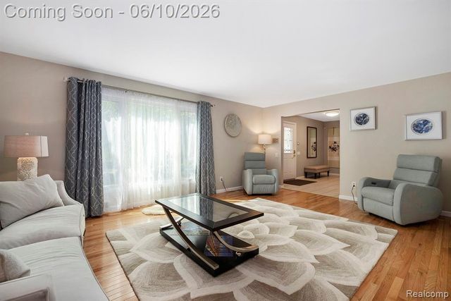 1720 Cedar Shake Drive, Bloomfield Hills, MI 48302