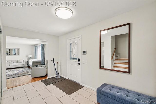 1720 Cedar Shake Drive, Bloomfield Hills, MI 48302