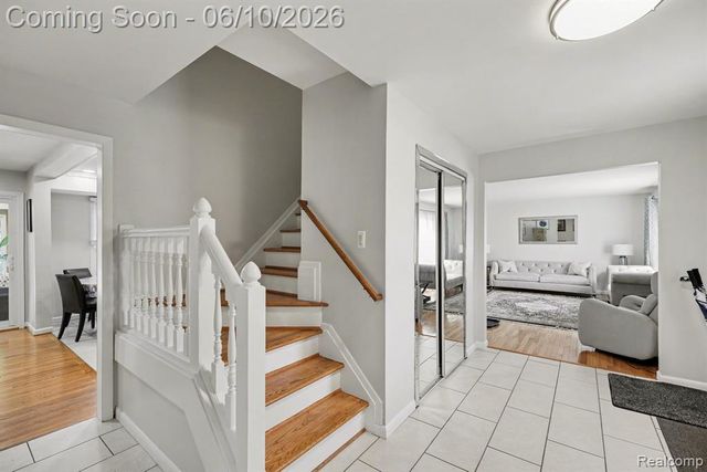 1720 Cedar Shake Drive, Bloomfield Hills, MI 48302