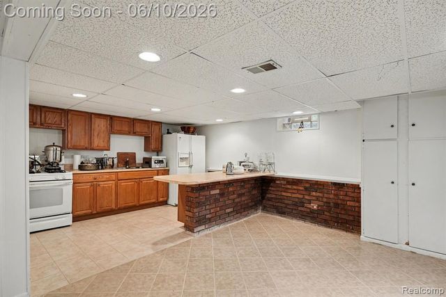1720 Cedar Shake Drive, Bloomfield Hills, MI 48302