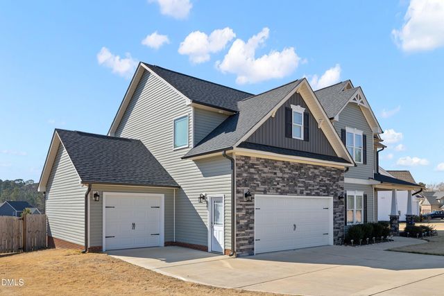 119 Oakhaven Drive, Holly Springs, NC 27540