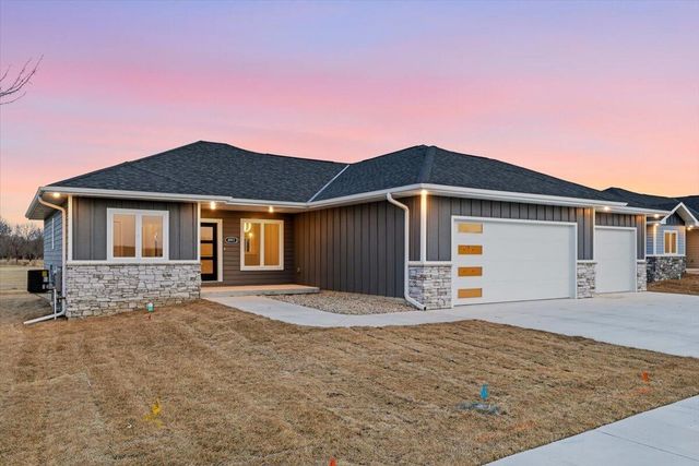 4991 COUNCIL POINTE Road, Council Bluffs, IA 51501