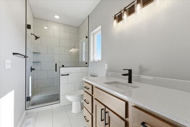 4991 COUNCIL POINTE Road, Council Bluffs, IA 51501