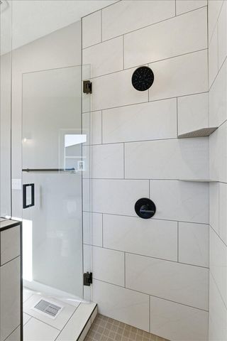 4991 COUNCIL POINTE Road, Council Bluffs, IA 51501