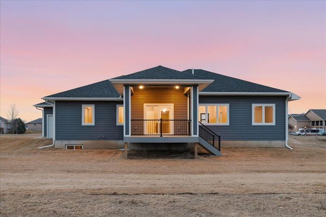 4991 COUNCIL POINTE Road, Council Bluffs, IA 51501