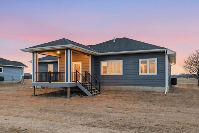 4991 COUNCIL POINTE Road, Council Bluffs, IA 51501