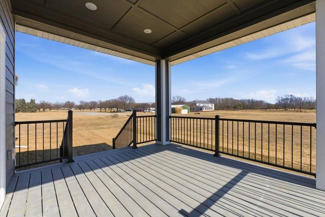 4991 COUNCIL POINTE Road, Council Bluffs, IA 51501