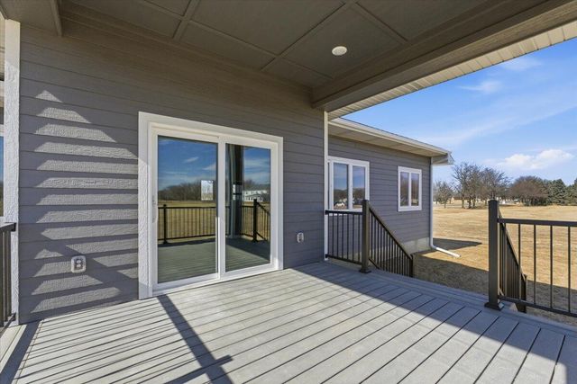 4991 COUNCIL POINTE Road, Council Bluffs, IA 51501