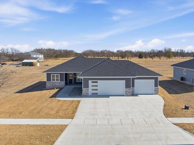 4991 COUNCIL POINTE Road, Council Bluffs, IA 51501