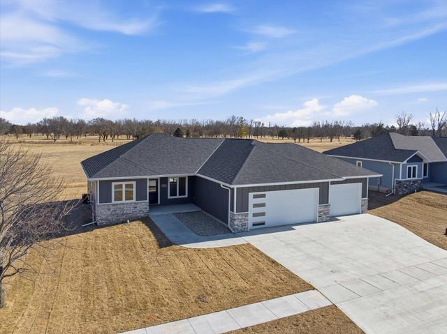 4991 COUNCIL POINTE Road, Council Bluffs, IA 51501