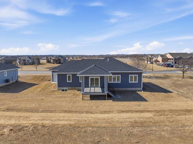 4991 COUNCIL POINTE Road, Council Bluffs, IA 51501