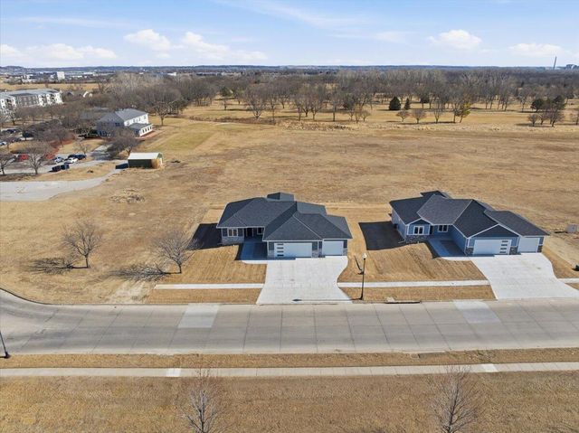 4991 COUNCIL POINTE Road, Council Bluffs, IA 51501