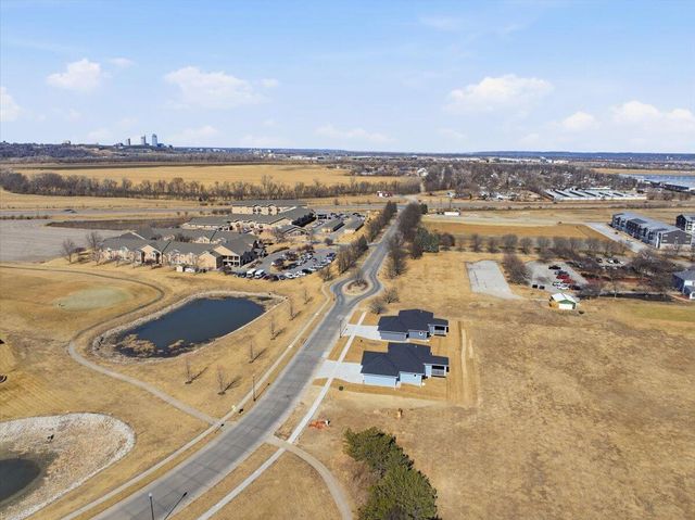 4991 COUNCIL POINTE Road, Council Bluffs, IA 51501