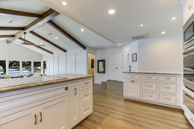 1880 Purple Sage LN, Kingsland, TX 78639