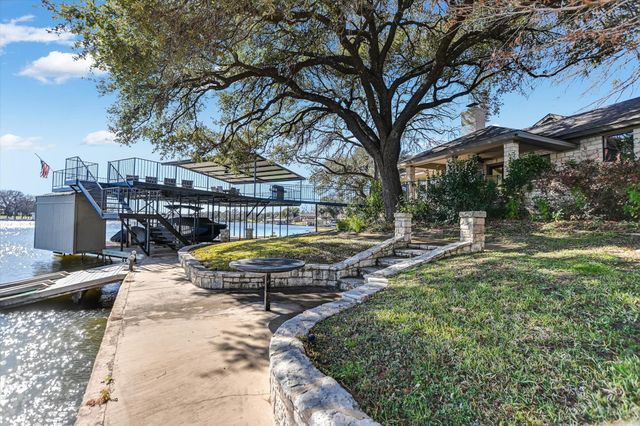 1880 Purple Sage LN, Kingsland, TX 78639