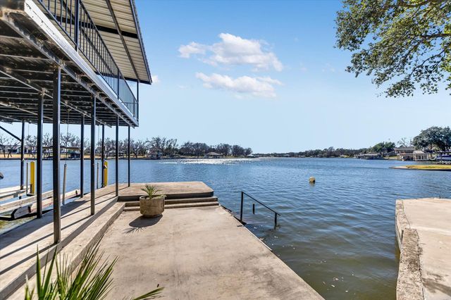 1880 Purple Sage LN, Kingsland, TX 78639