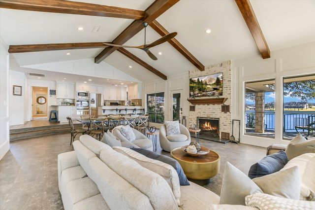 1880 Purple Sage LN, Kingsland, TX 78639