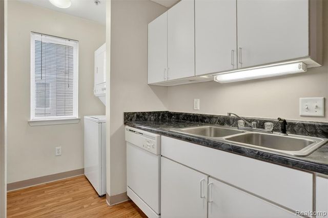 863 Amanda Lane, Pontiac, MI 48340