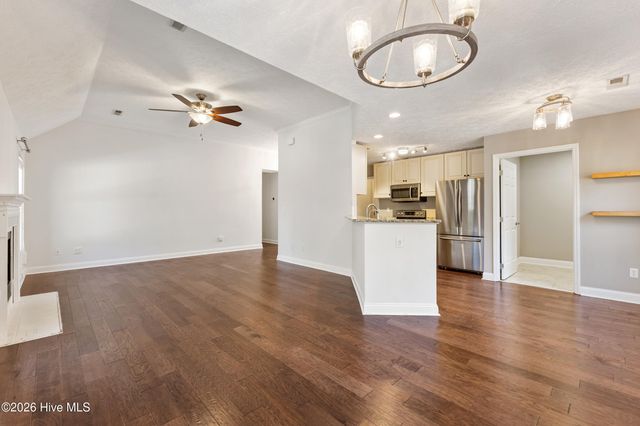 5624 E Whisper Creek Lane, Wilmington, NC 28409