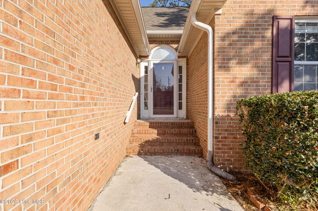 5624 E Whisper Creek Lane, Wilmington, NC 28409