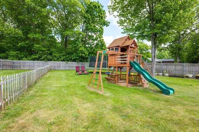 1241 Sharps Lot Rd, Swansea, MA 02777