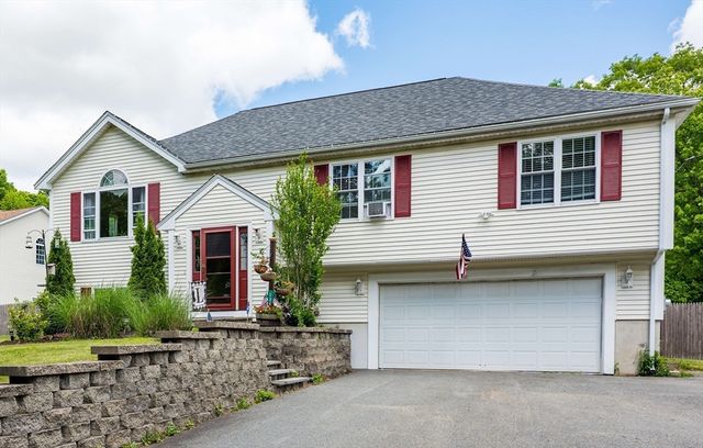 1241 Sharps Lot Rd, Swansea, MA 02777
