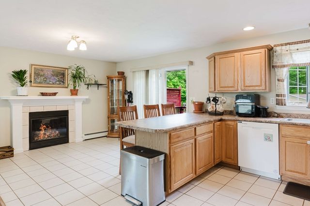 1241 Sharps Lot Rd, Swansea, MA 02777