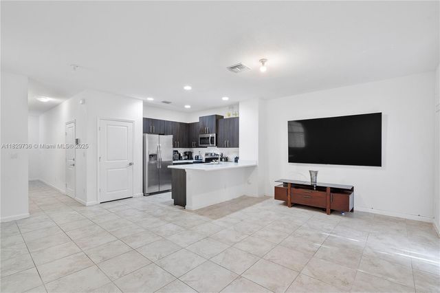 1128 NW 40th Ter, Lauderhill, FL 33313