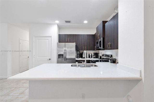 1128 NW 40th Ter, Lauderhill, FL 33313