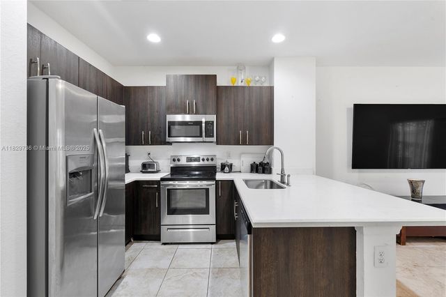 1128 NW 40th Ter, Lauderhill, FL 33313