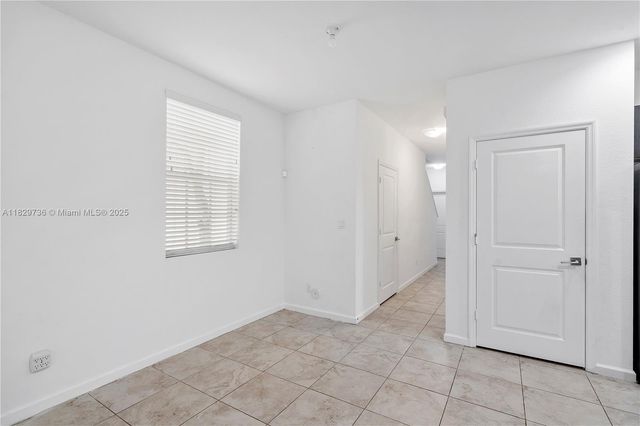 1128 NW 40th Ter, Lauderhill, FL 33313