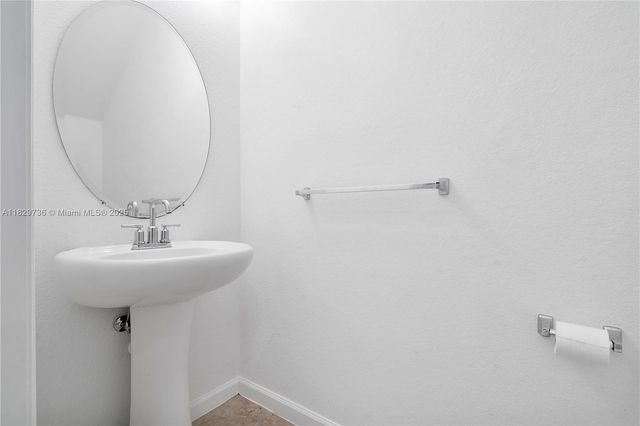 1128 NW 40th Ter, Lauderhill, FL 33313