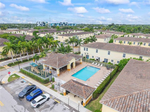 1128 NW 40th Ter, Lauderhill, FL 33313