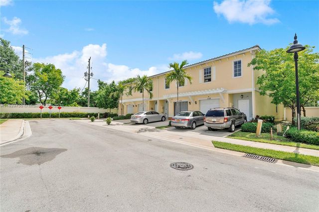 1128 NW 40th Ter, Lauderhill, FL 33313