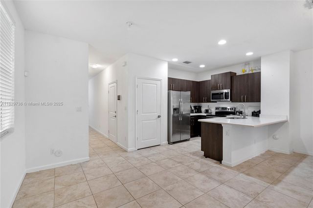 1128 NW 40th Ter, Lauderhill, FL 33313